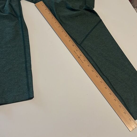 Outdoor Voices Green 7/8 Length Leggings Size Medium - Picture 6 of 8